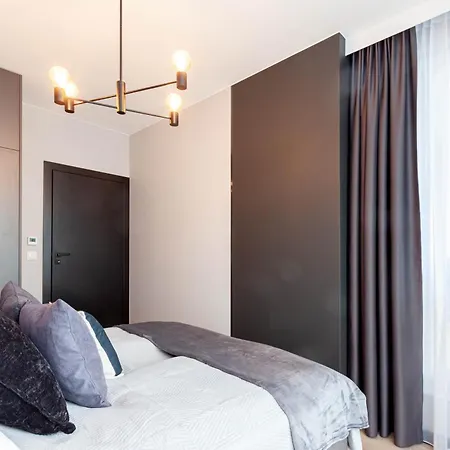 Apartly- Garden Ii Z Prywatnym Ogrodem W Centrum &widok Διαμέρισμα *